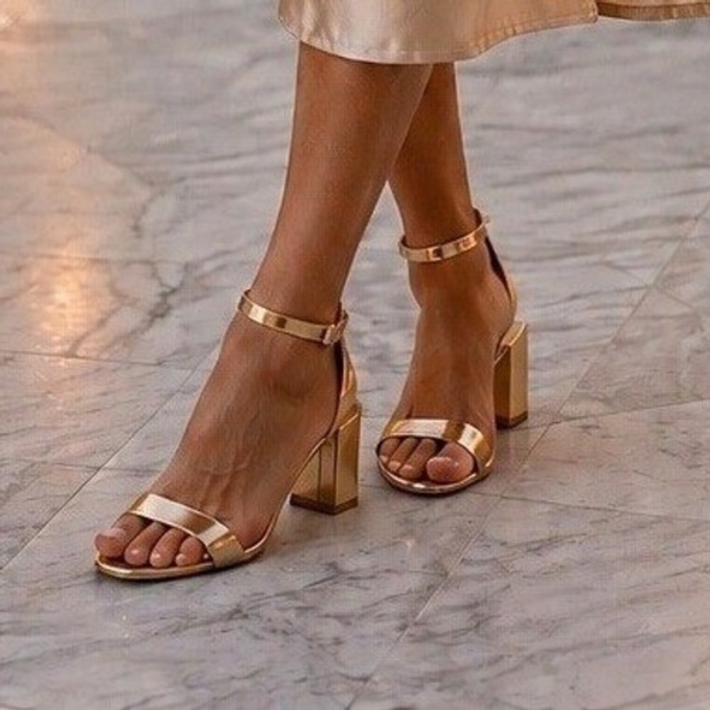 Ankis Womens Gold Metallic Block Heel Ankle Strap Sandals Size 8.5 Formal Shiny